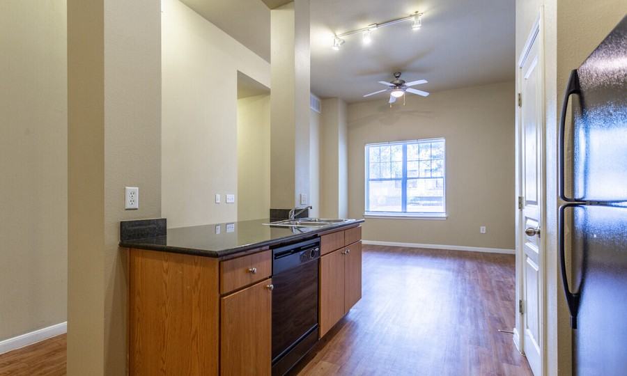 720 W 22nd St #1825 - Photo 4 of 26