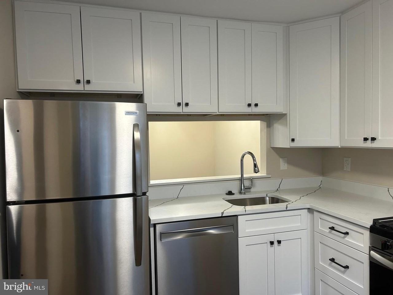 804 Briarwood Ct - Photo 2 of 5