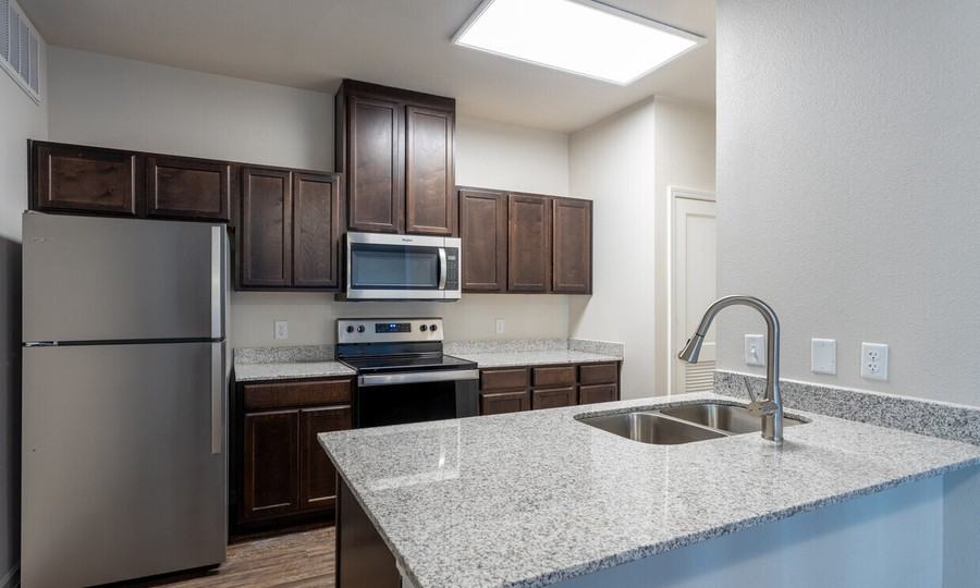 5007 Crainway Dr #139 - Photo 3 of 17