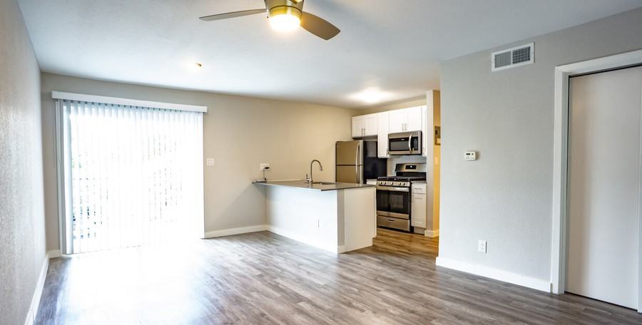 6713 Berkman Dr #1181