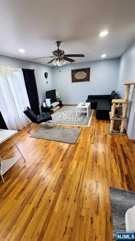 557 Park Pl - Photo 4 of 18