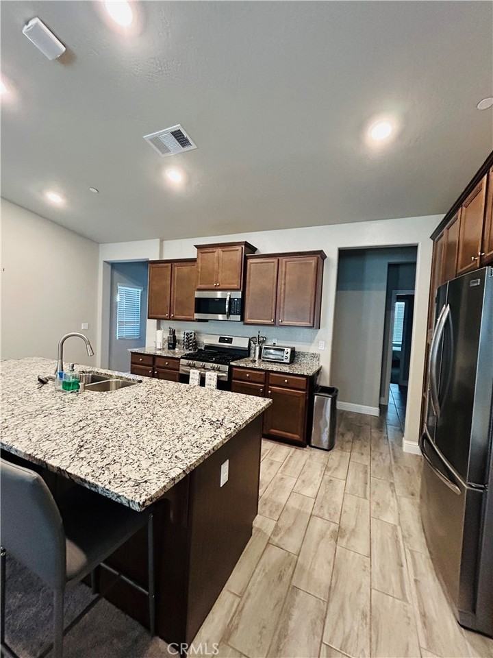 6140 E Laurel Ave - Photo 5 of 13