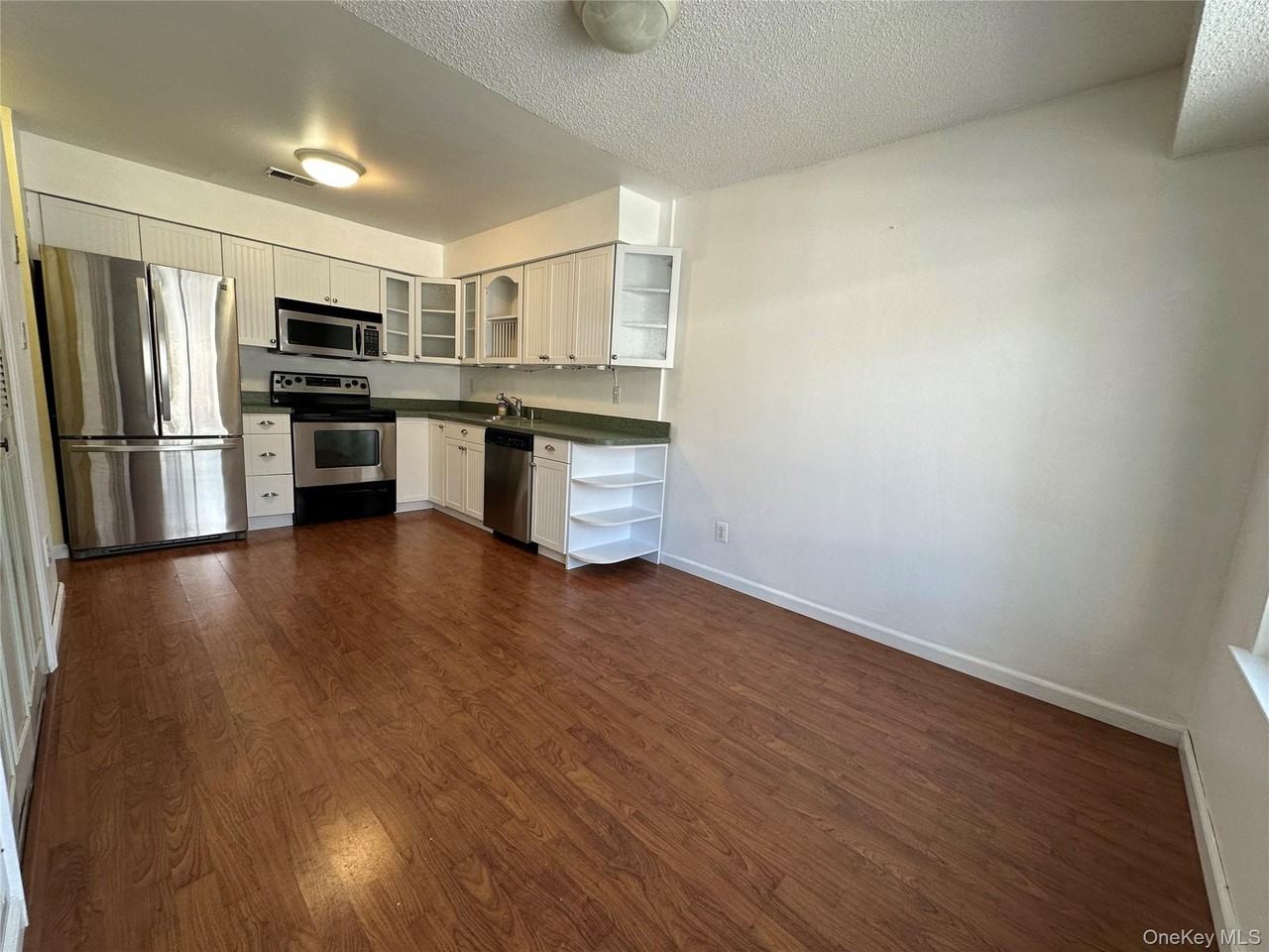 223 Springmeadow Dr ##E - Photo 4 of 15