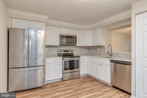 featured image of 6 Victoria Manor Ct