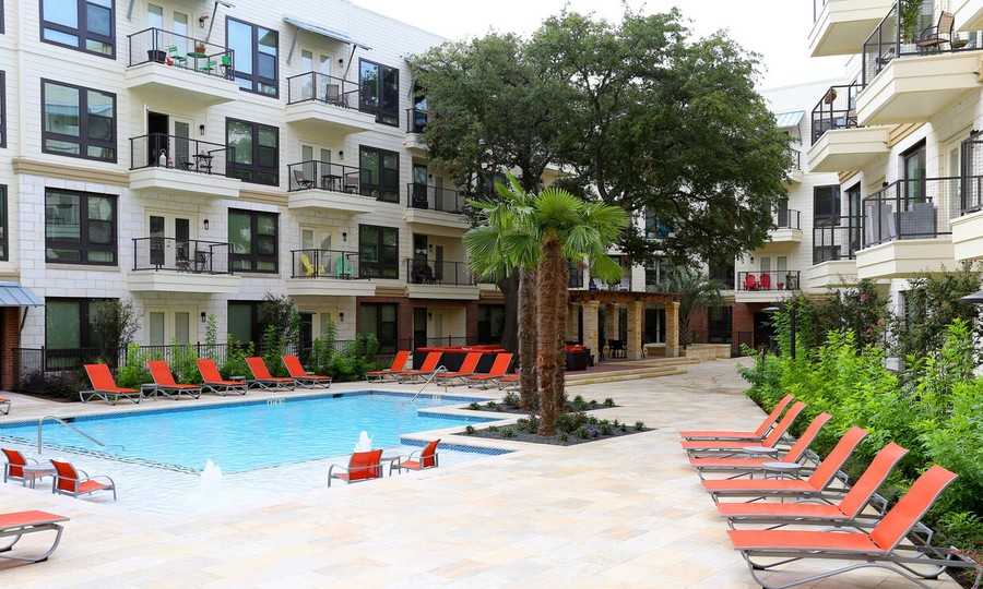 33 Shore District Dr #1602