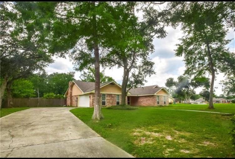 107 Norfolk Ct - Photo 2 of 18