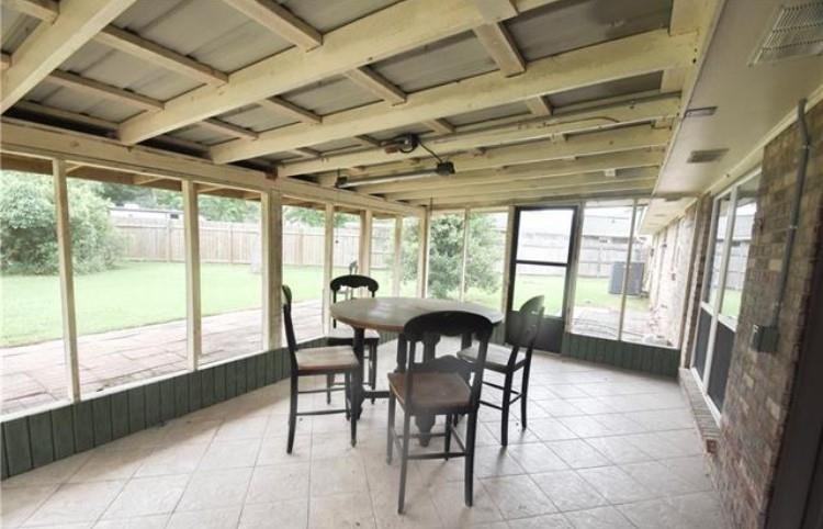 107 Norfolk Ct - Photo 4 of 18