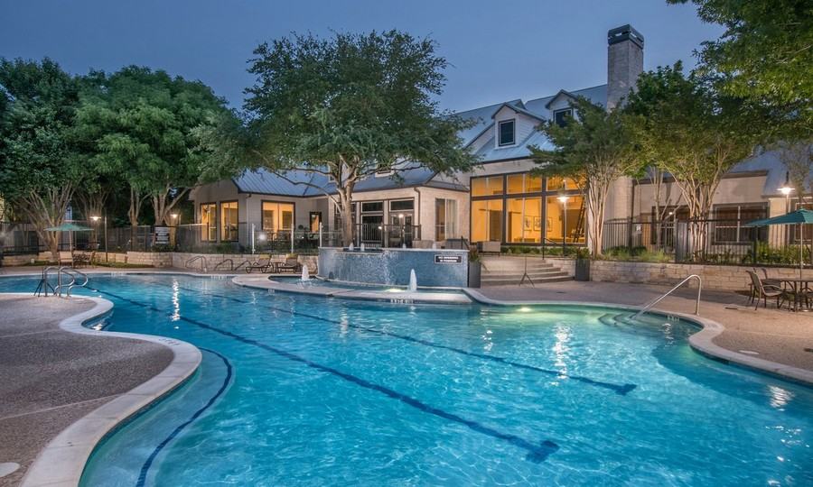 10551 N Interstate 35 #1009 - Photo 2 of 41