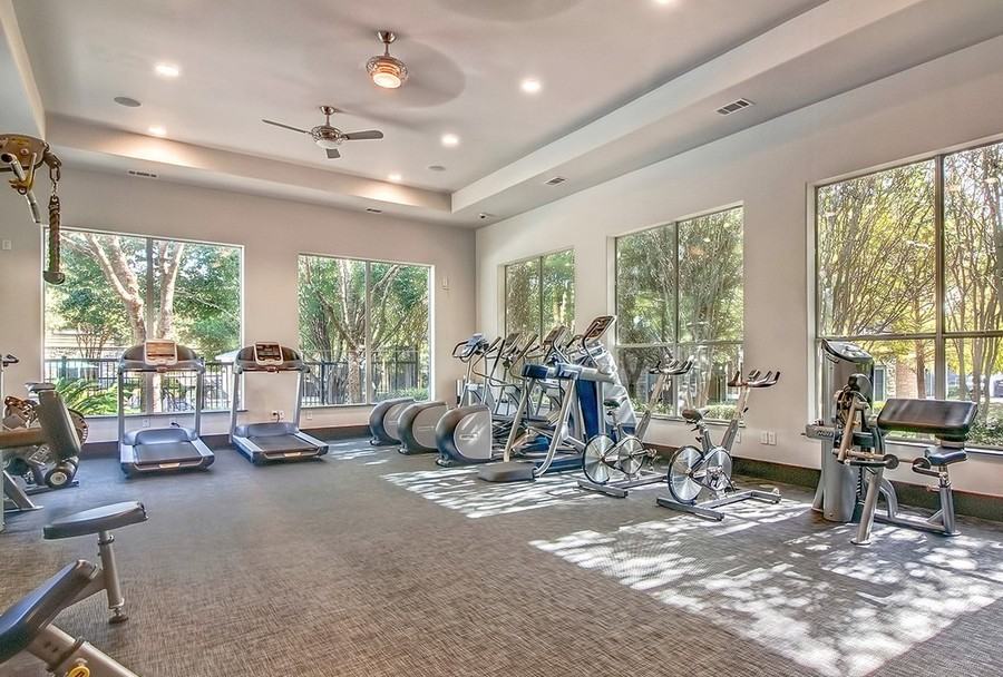 10551 N Interstate 35 #1009 - Photo 4 of 41