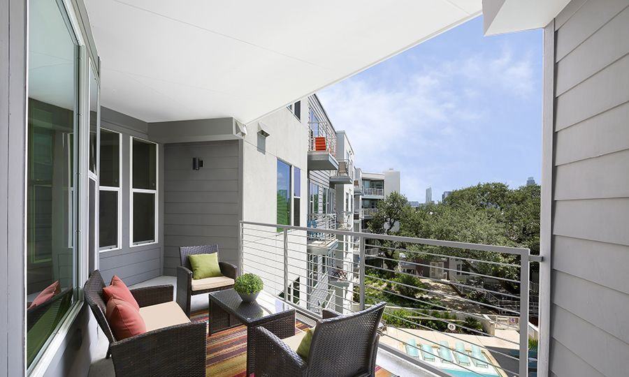 1225 S Lamar Blvd #672