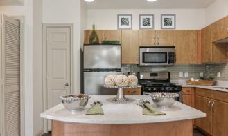 Metric/Running Bird #1280 - Photo 1 of 1