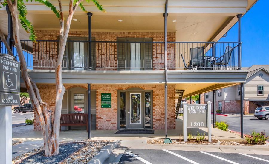 1106 Westmoor Dr #356 - Photo 3 of 14