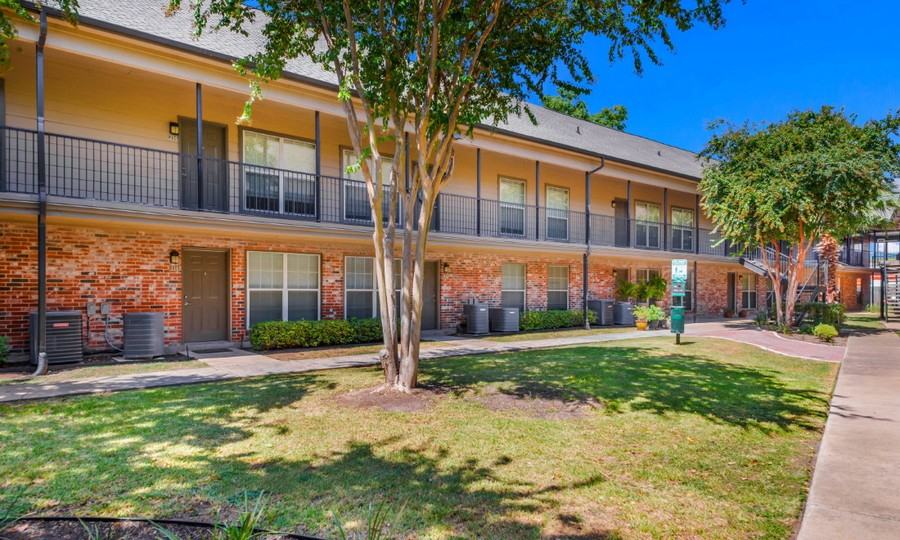 1106 Westmoor Dr #356 - Photo 5 of 14