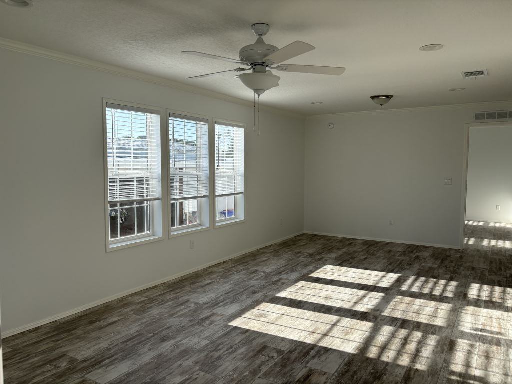 812 Concord St - Photo 2 of 32