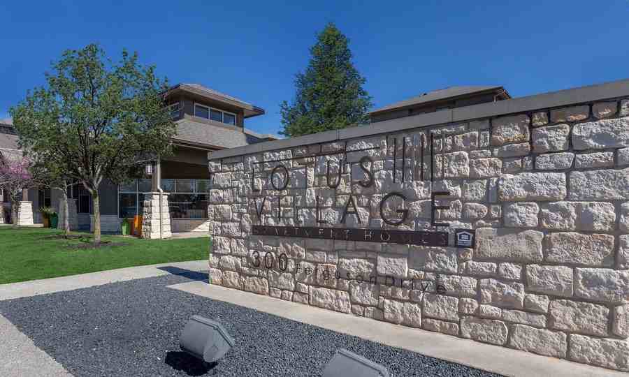 306 Ferguson Dr #894