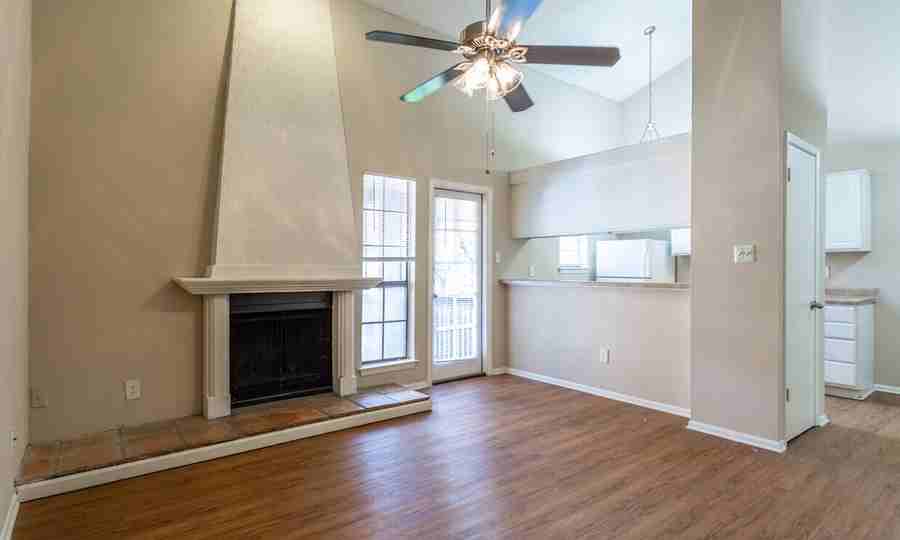 11221 11221 Research/Balcones Woods #992 - Photo 6 of 32