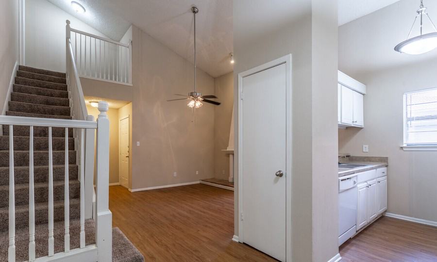 11221 11221 Research/Balcones Woods #992 - Photo 7 of 32