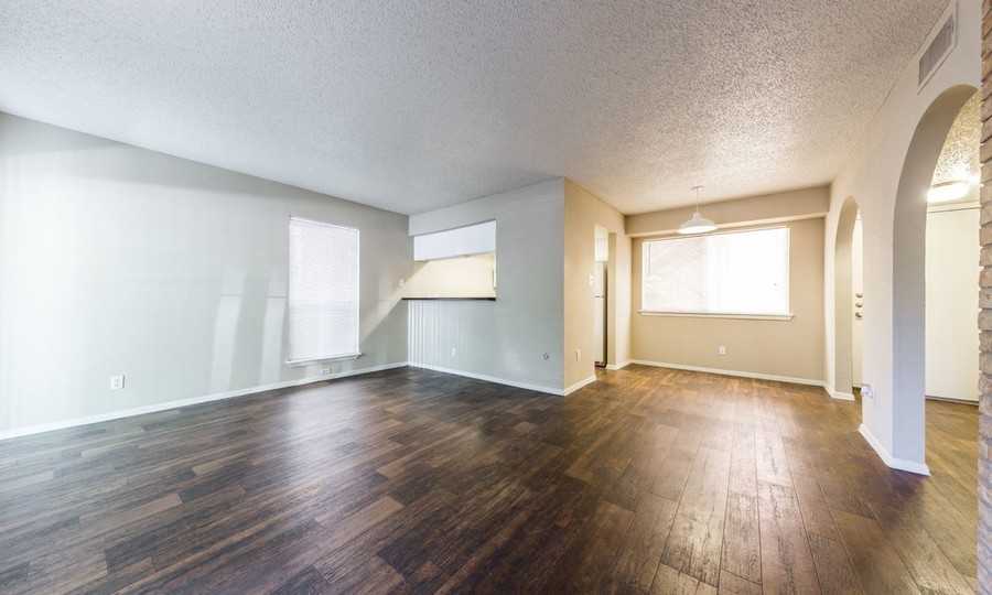 228 E Riverside Dr #1085 - Photo 6 of 15