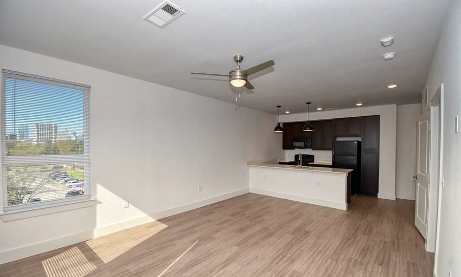 1644 E 2nd St #567 - Photo 6 of 20