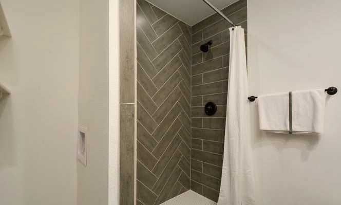 813 W Lynn St #317 - Photo 2 of 23