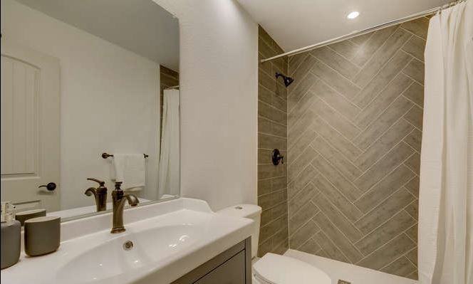 813 W Lynn St #317 - Photo 3 of 23