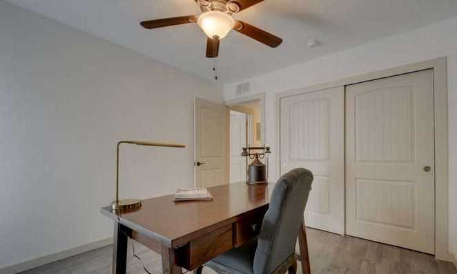 813 W Lynn St #317 - Photo 6 of 23