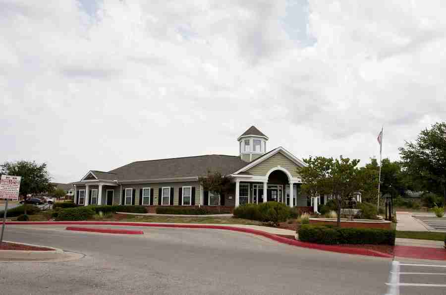 Eagles Landing Apt/Decker #744 - Photo 5 of 8