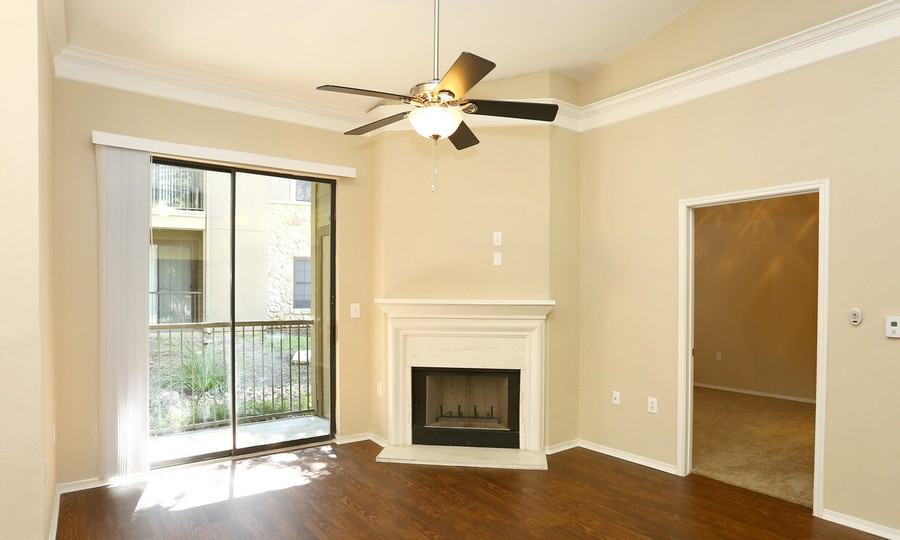 6707 Brodie Ln #389 - Photo 2 of 36