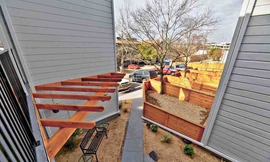 415 W 38th St #322 - Photo 2 of 48