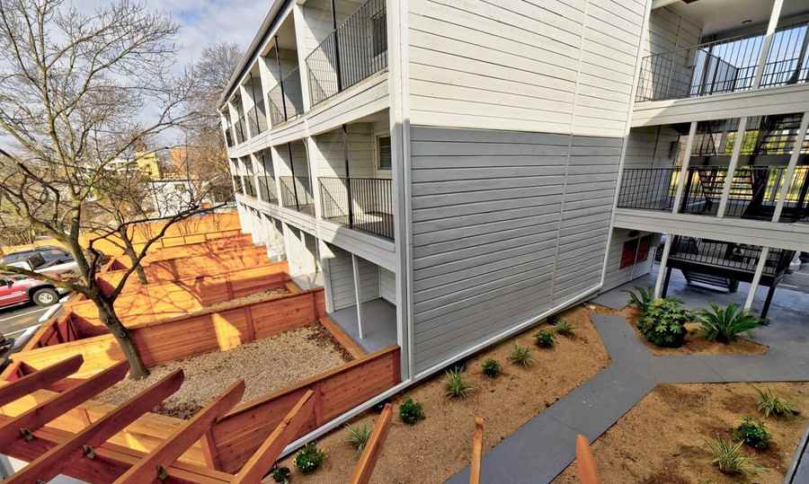 415 W 38th St #322 - Photo 3 of 48