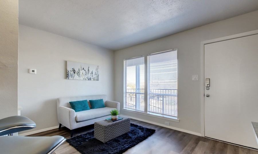 415 W 38th St #322 - Photo 6 of 48