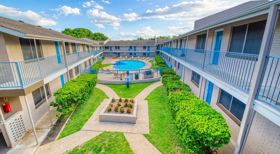 1026 E 45th St #1623