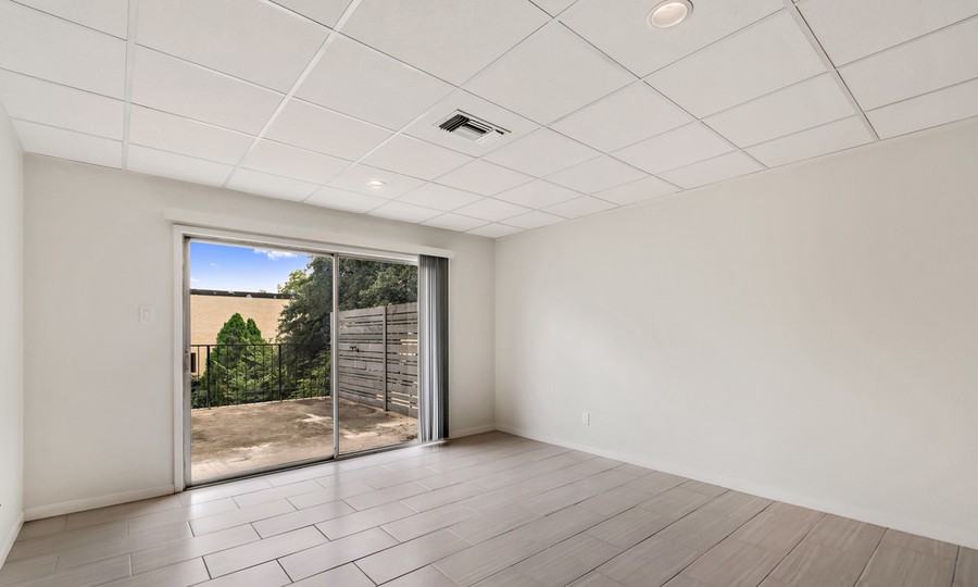 606 W 10th St #1126 - Photo 3 of 7