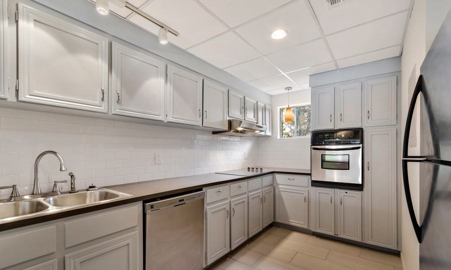 606 W 10th St #1126 - Photo 6 of 7