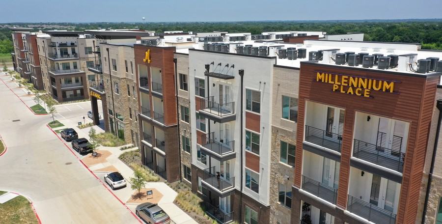 Interstate 35 E #1254 - Photo 6 of 39