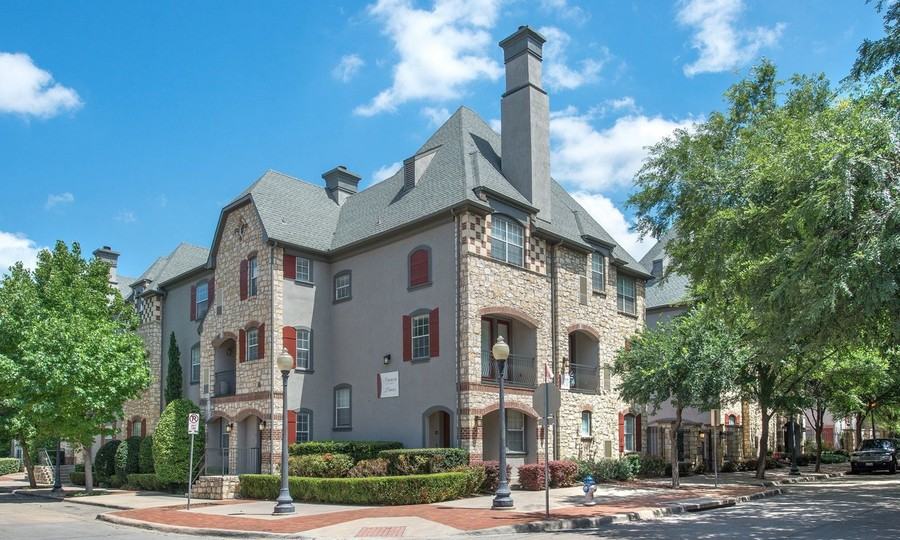 Hugo St #1005 - Photo 3 of 33