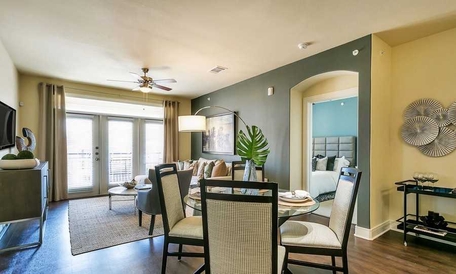 2422 Fort Worth Ave #3883