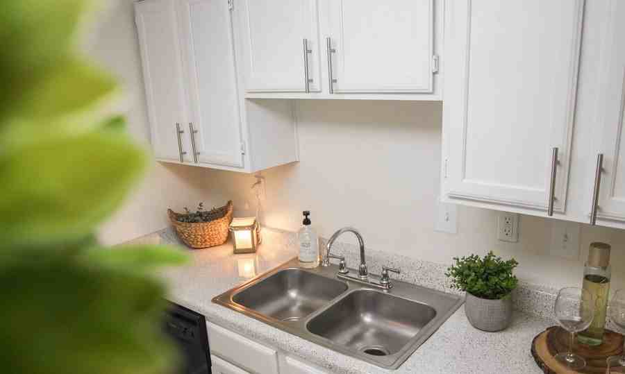 Melody at Hemlock W MB13 #4166 - Photo 2 of 44