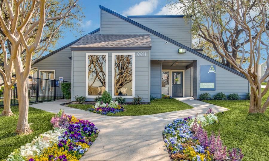 9917 Whitehurst Dr #1817 - Photo 5 of 6