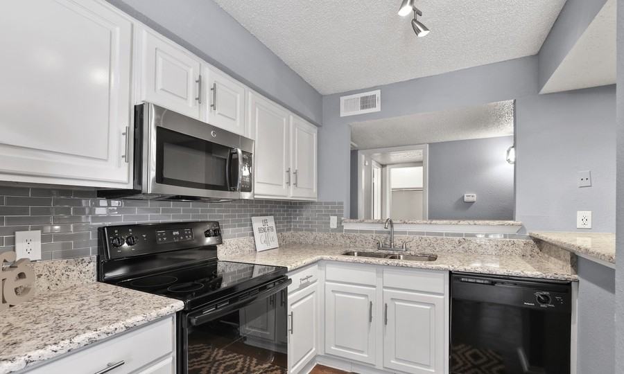 Shadow Way #3033 - Photo 4 of 50