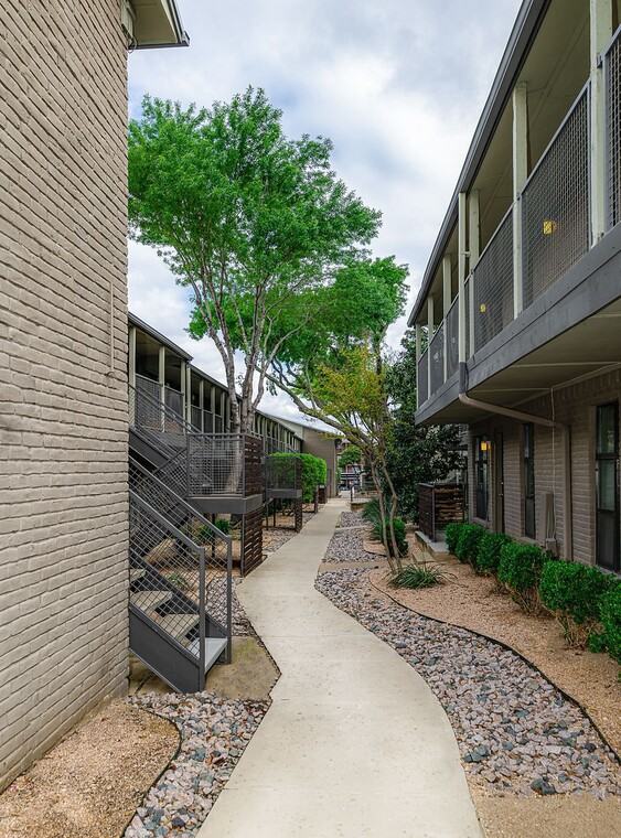 10507 Steppington Dr #1953 - Photo 4 of 7