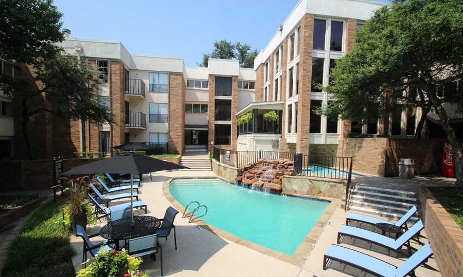 E Northwest Hwy #1711 - Photo 6 of 38