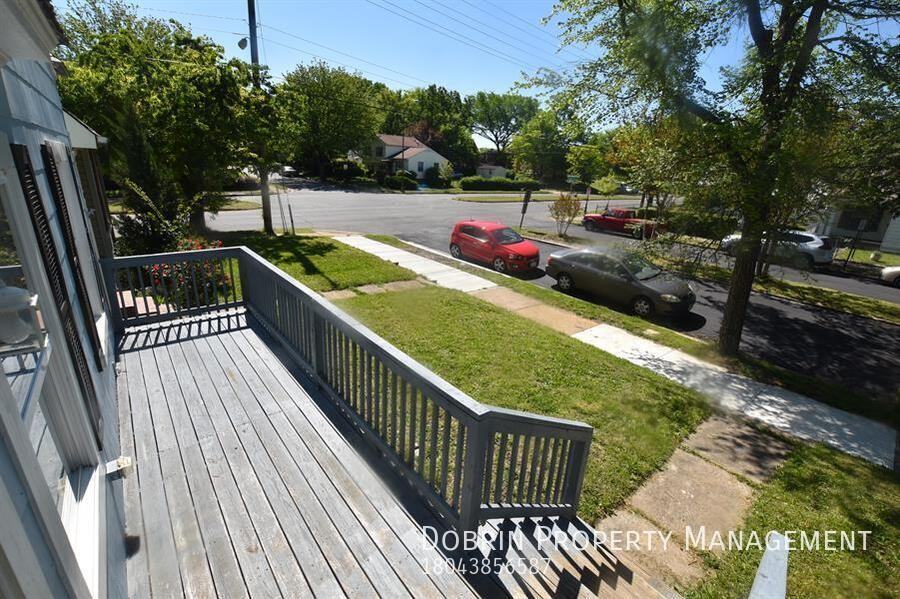 2004 Maplewood Ave - Photo 2 of 22