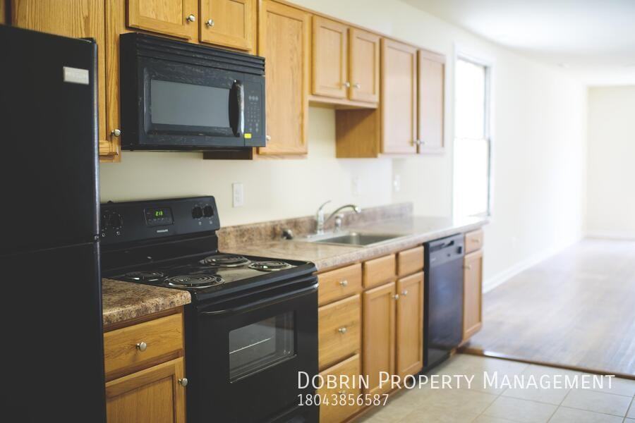 2004 Maplewood Ave - Photo 4 of 22