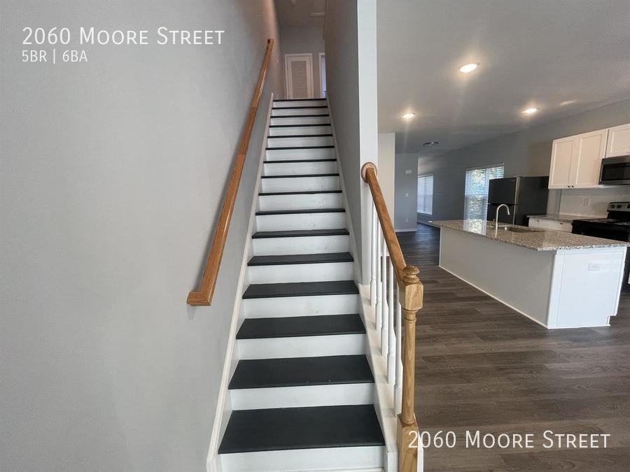 2060 Moore St - Photo 7 of 17