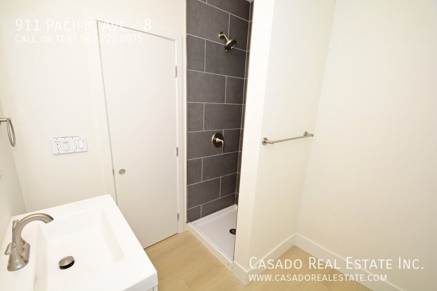 911 Pacific Ave #8 - Photo 4 of 6