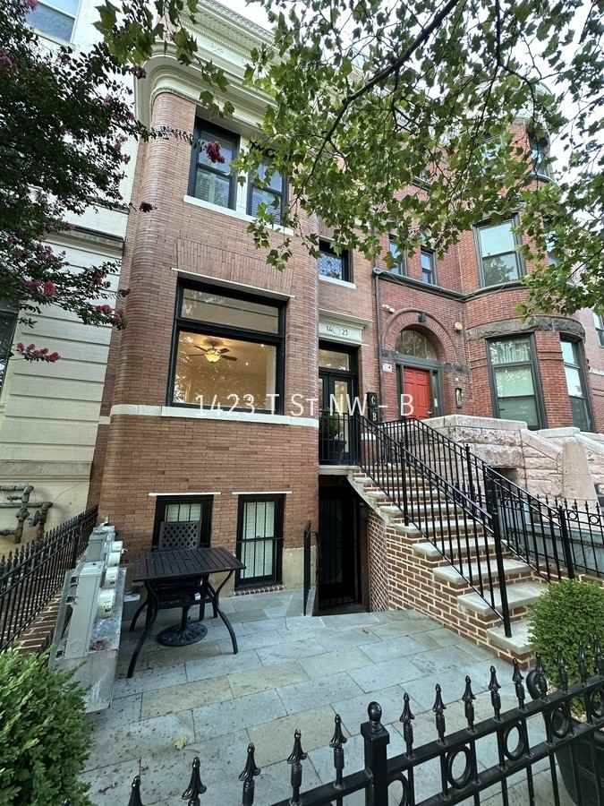 1423 T St Nw #B