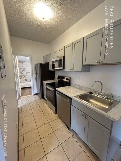 220 N Hamilton St #5 - Photo 7 of 12