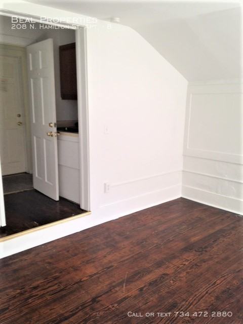 208 N Hamilton St #8 - Photo 4 of 10