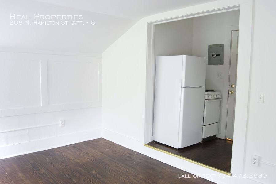 208 N Hamilton St #8 - Photo 6 of 10